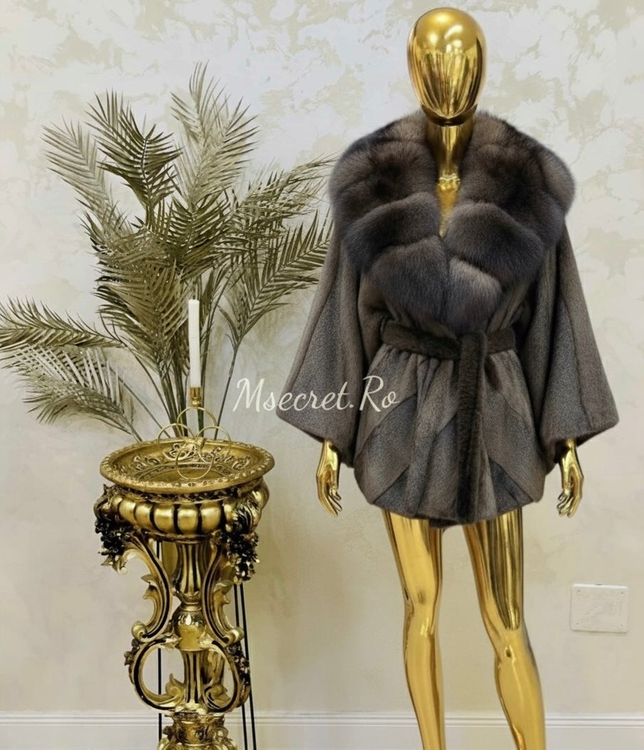 Natural fox fur and Alcantara cape