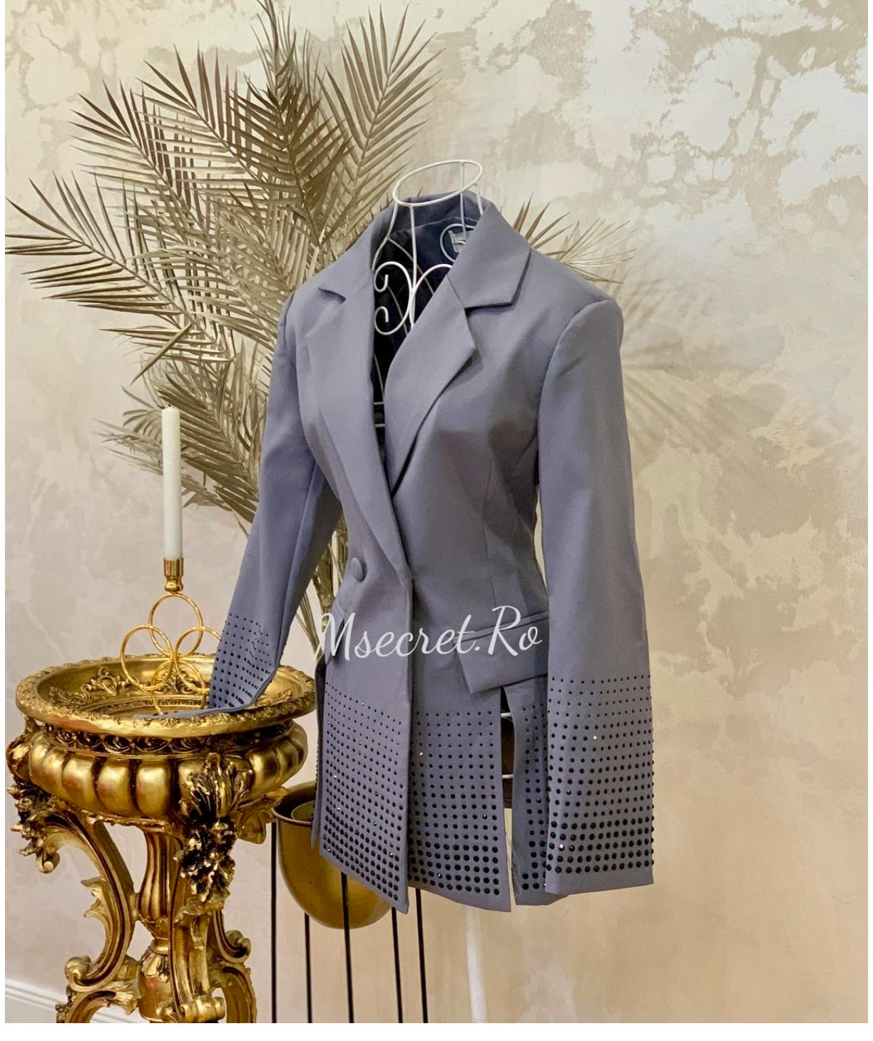Rochie sacou cu pietre negre aplicate