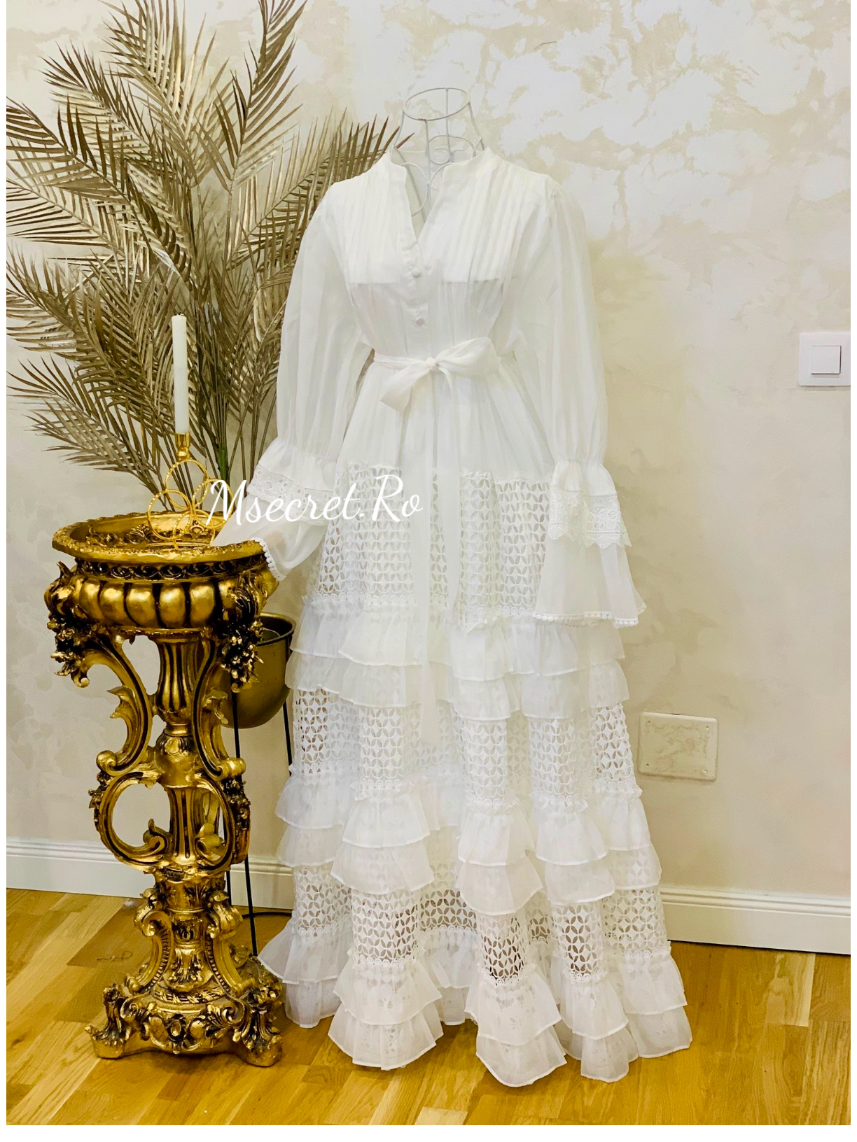 Rochie lunga alba cu datela