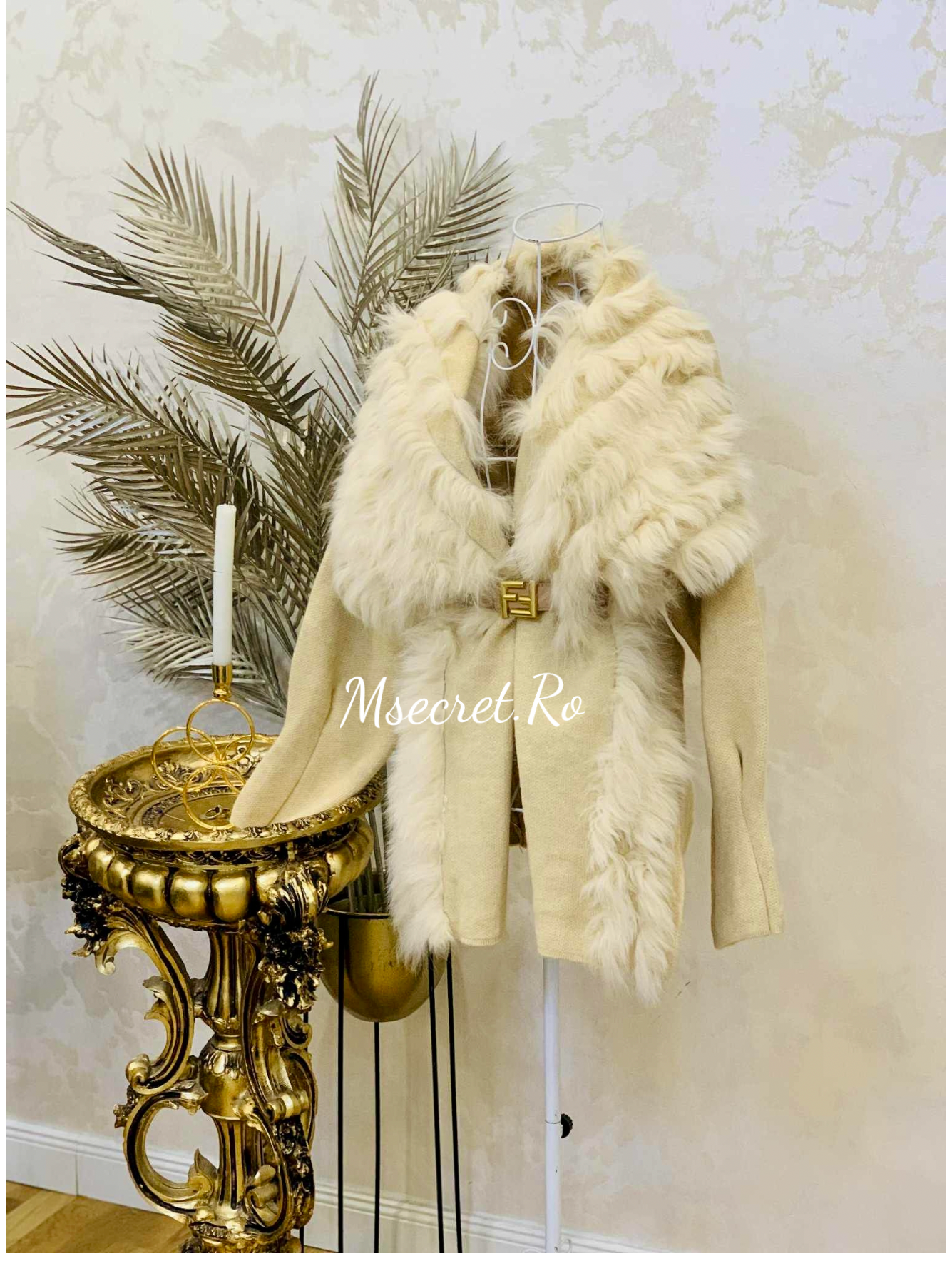 Cardigan bej cu blana naturala