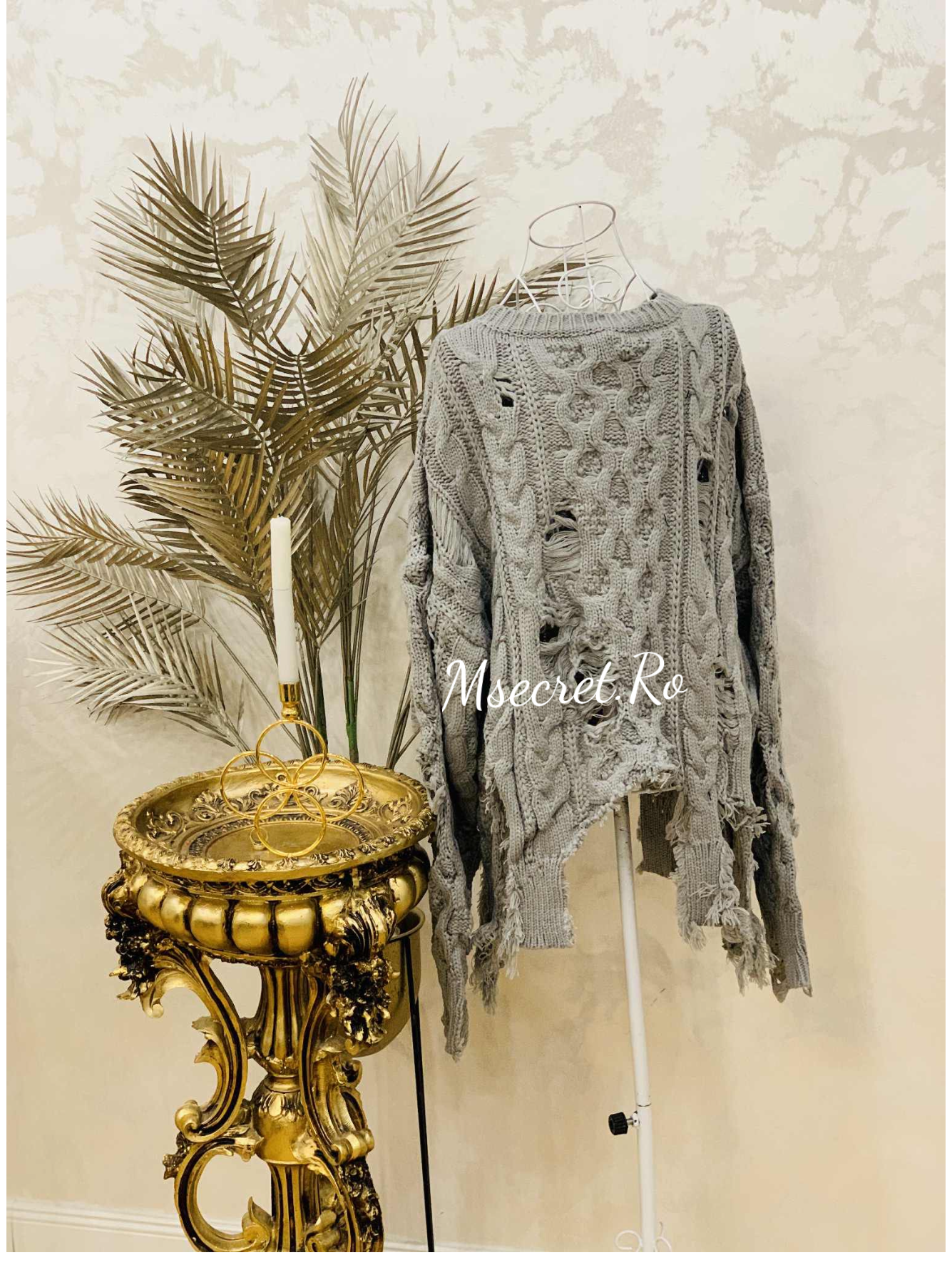 Pulover din lana Oversized cu Design Asimetric și Detalii Statement