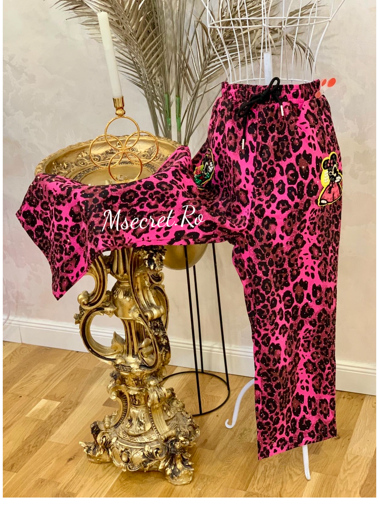 Compleu roz cu imprimeu leopard cu vesta
