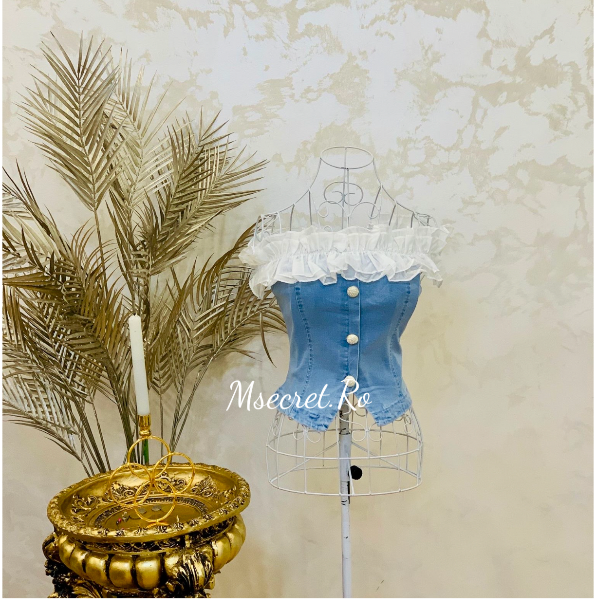 Top din denim cu rujulet