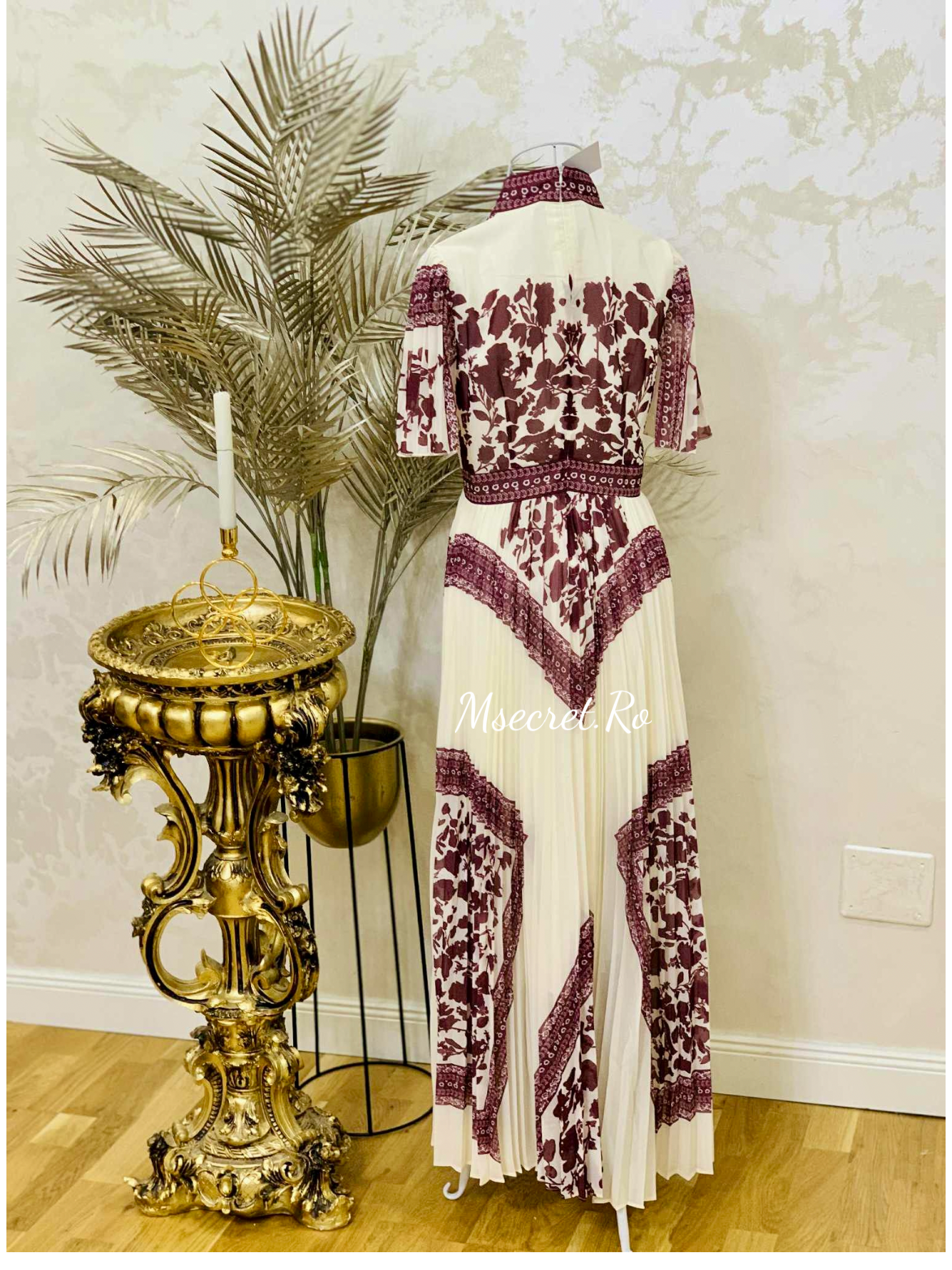 Rochie midi ivory cu imprimeu bordeaux și pliseuri elegante