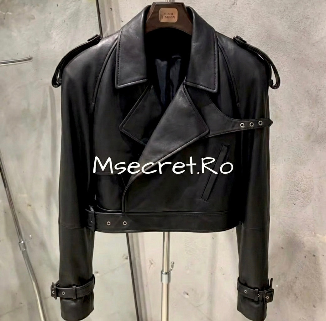 Geaca din piele naturala neagră – model biker cropped cu detalii metalice