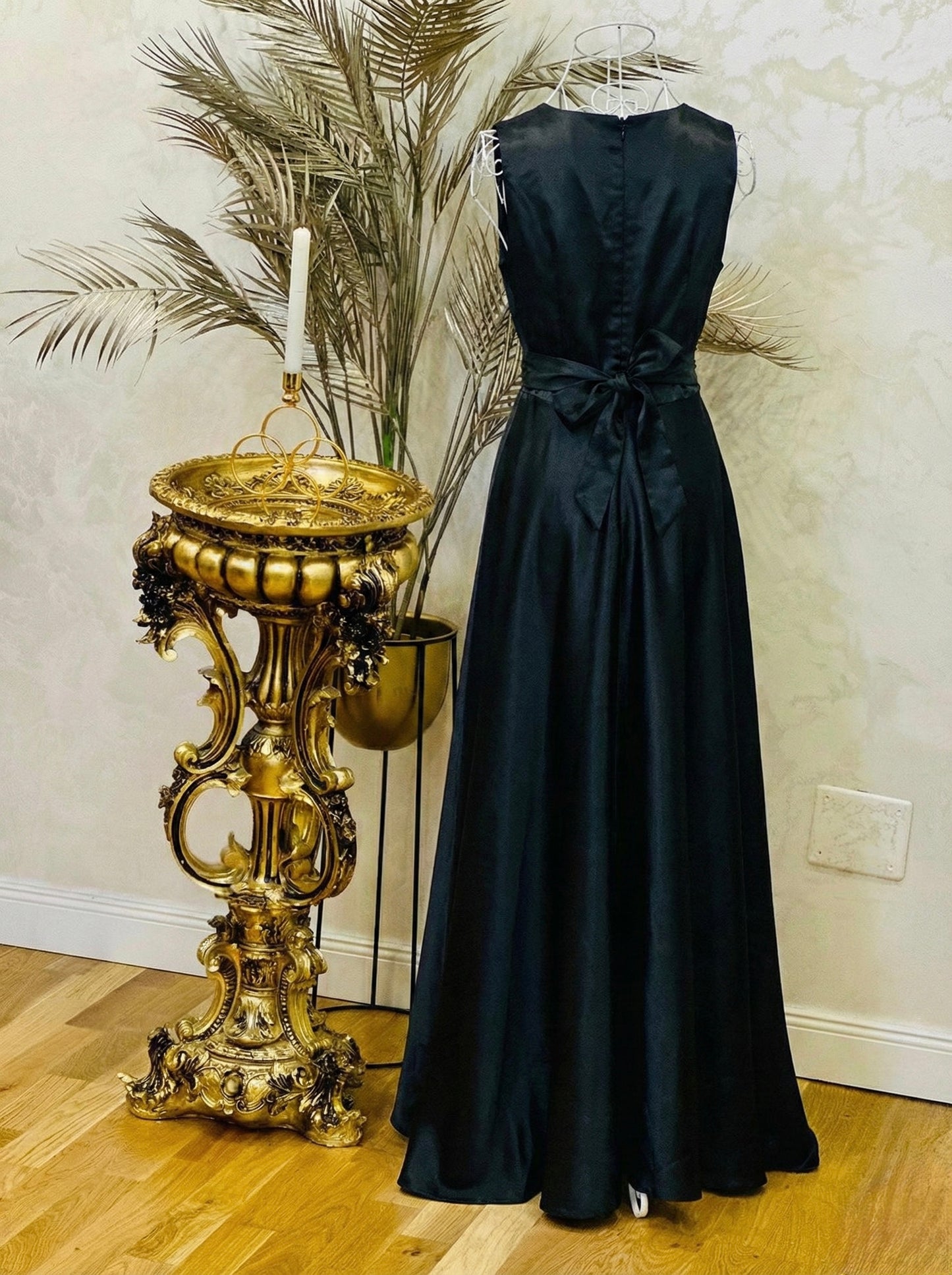 Long black dress with stones