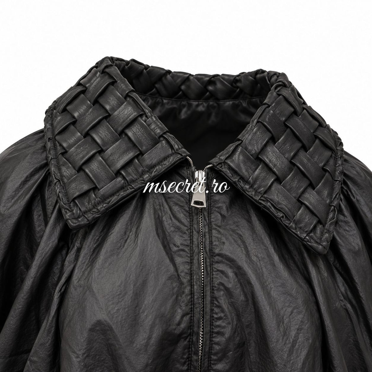 Jacheta neagra din piele cu maneci bufante si guler impletit