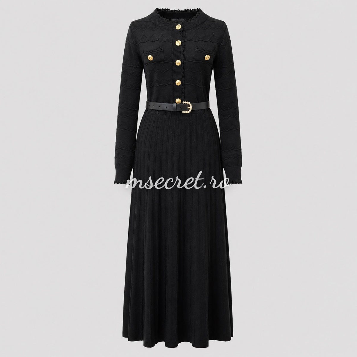 Rochie neagra din tricot cu nasturi aurii si curea