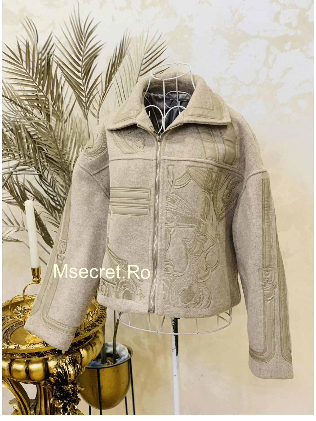 Haina din casmir cu aplicatii din piele