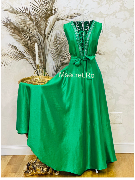 Rochie lunga verde smarald cu pietre