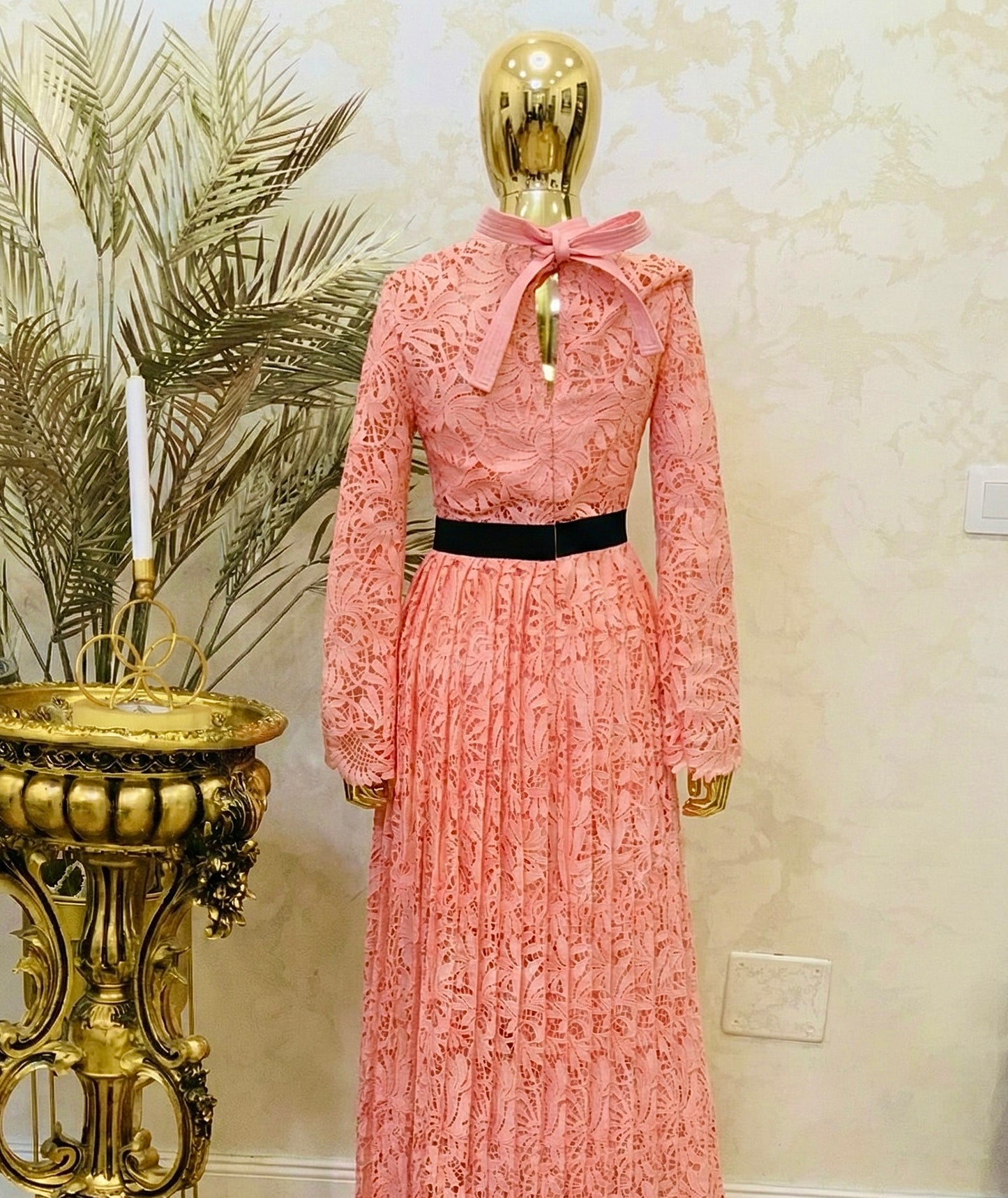 Rochie lunga din dantela roz