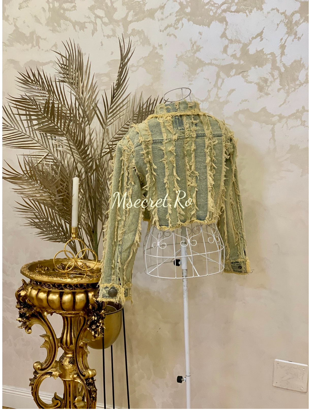 Geaca de blugi scurta superba