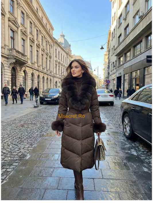 Geaca maro imperbeabila cu blana naturala