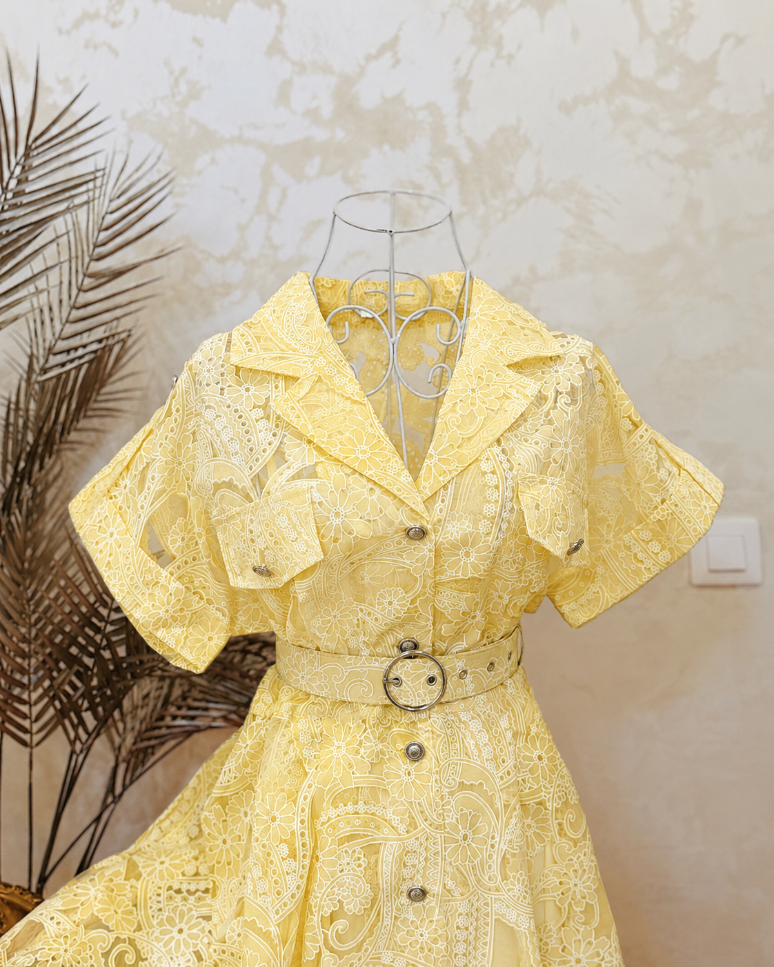 Rochie midi elegantă galbena din dantelă