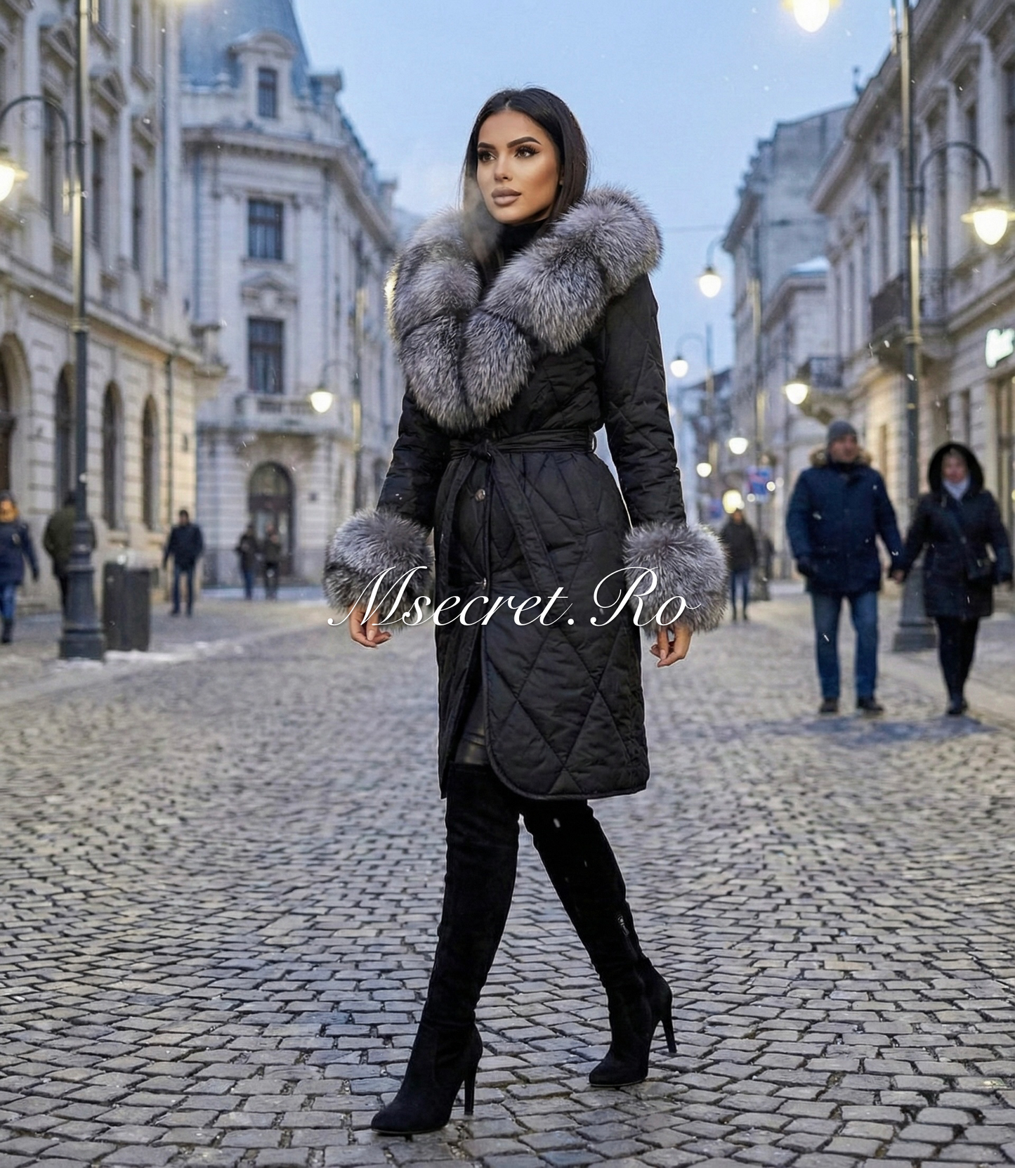 Geaca neagra imperbeabila cu blana naturala