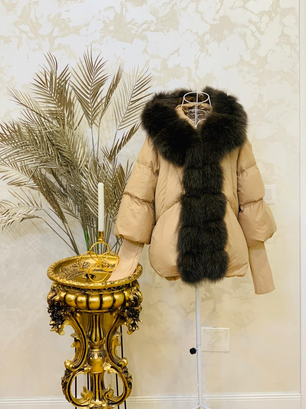 Geaca cu gluga si blana de vulpe umpluta cu puf