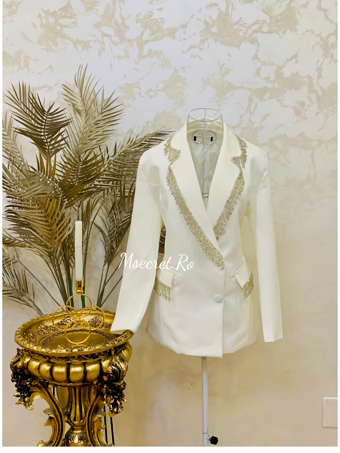Sacou elegant alb cu franjuri strălucitori