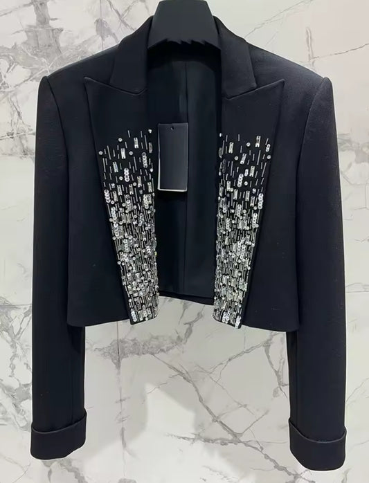 Sacou scurt elegant cu aplicații strălucitoare