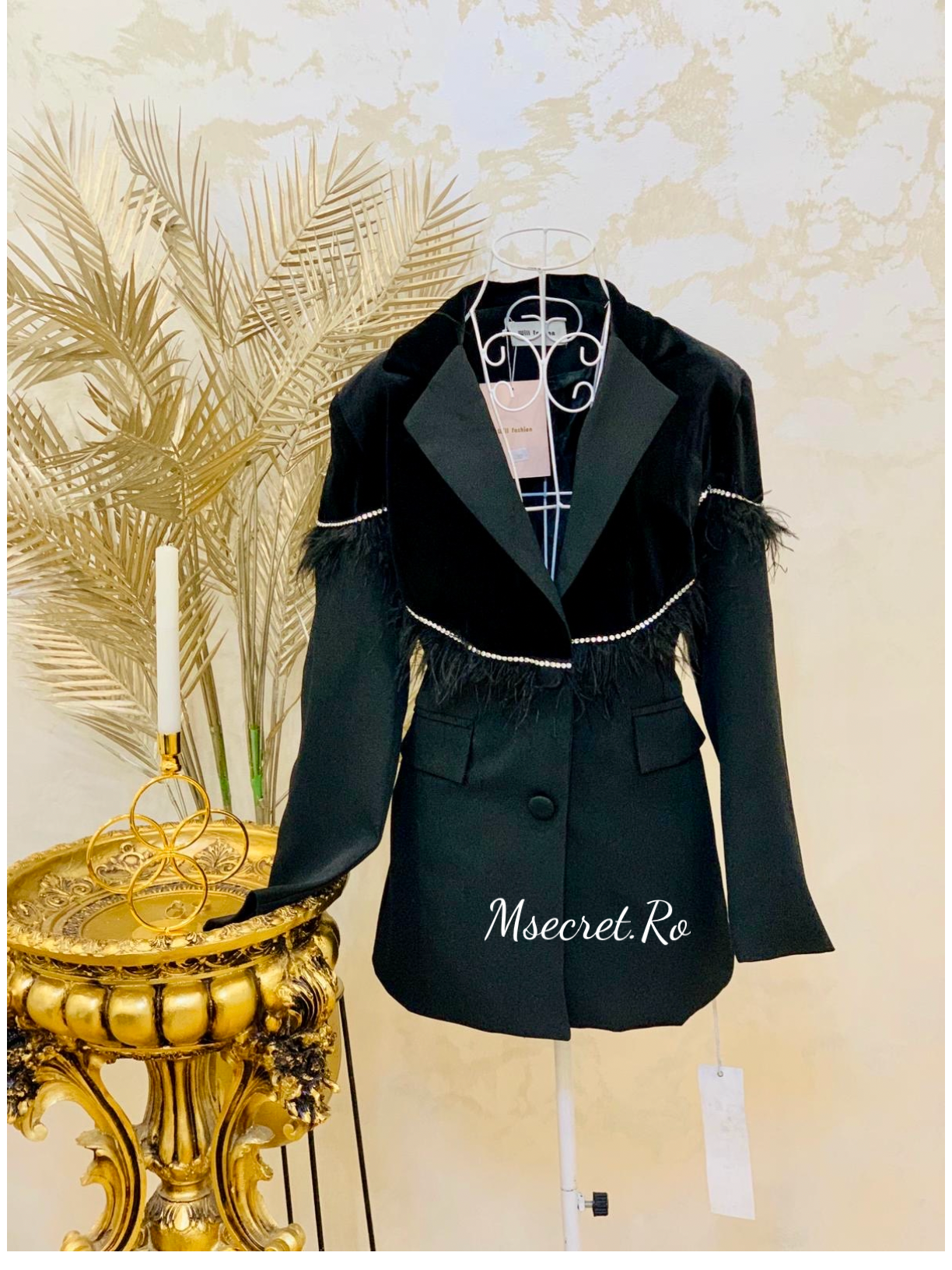 Sacou negru elegant, accesorizat cu pietre,pene si catifea