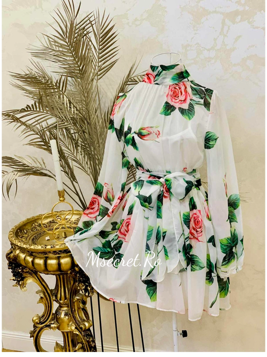 Rochie scurtă din voal, cu imprimeu floral romantic