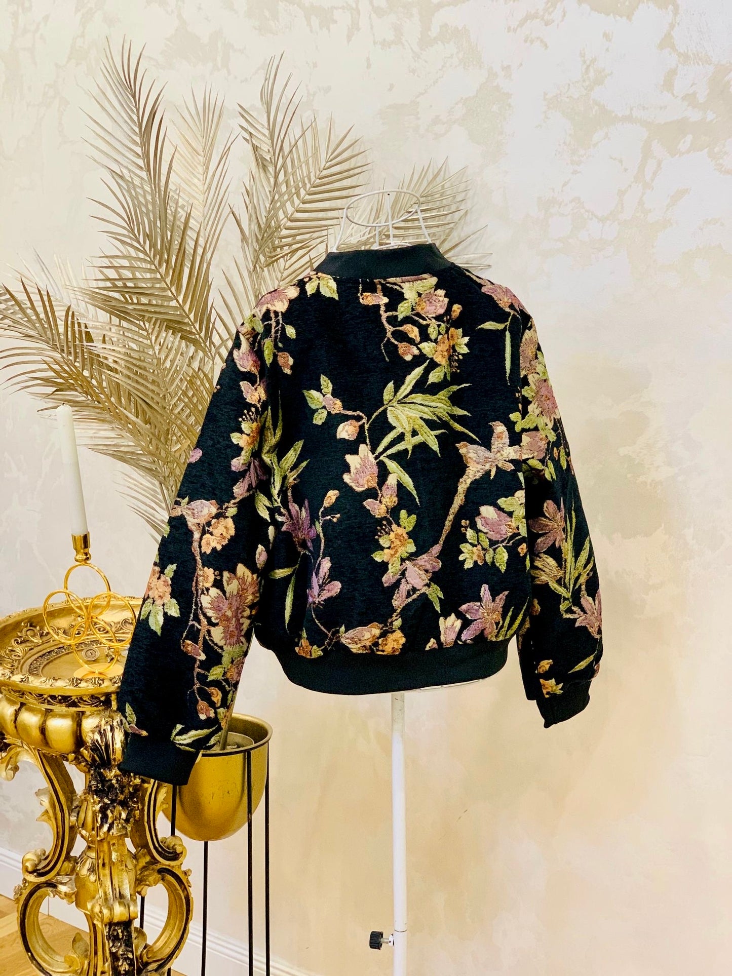 Geacă tip bomber din brocard cu pietre decorative