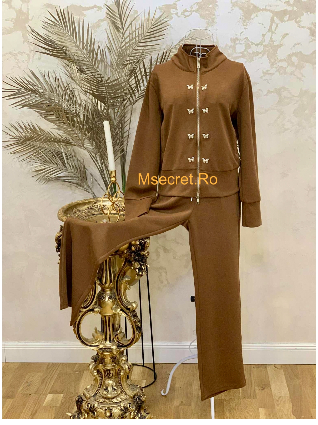 Compleu maro din bumbac cu pantaloni lungi si hanorac