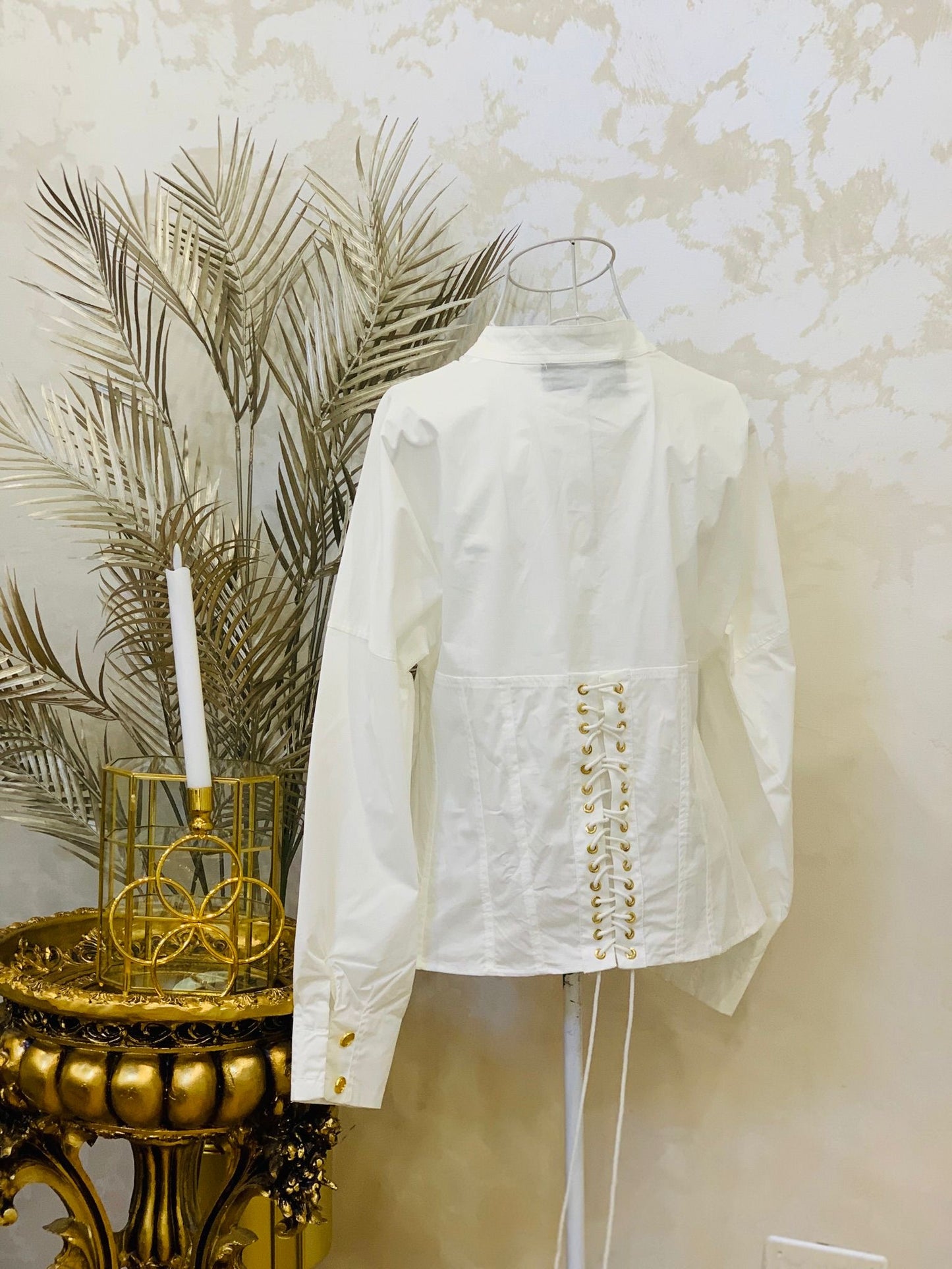 White cotton shirt with gold details