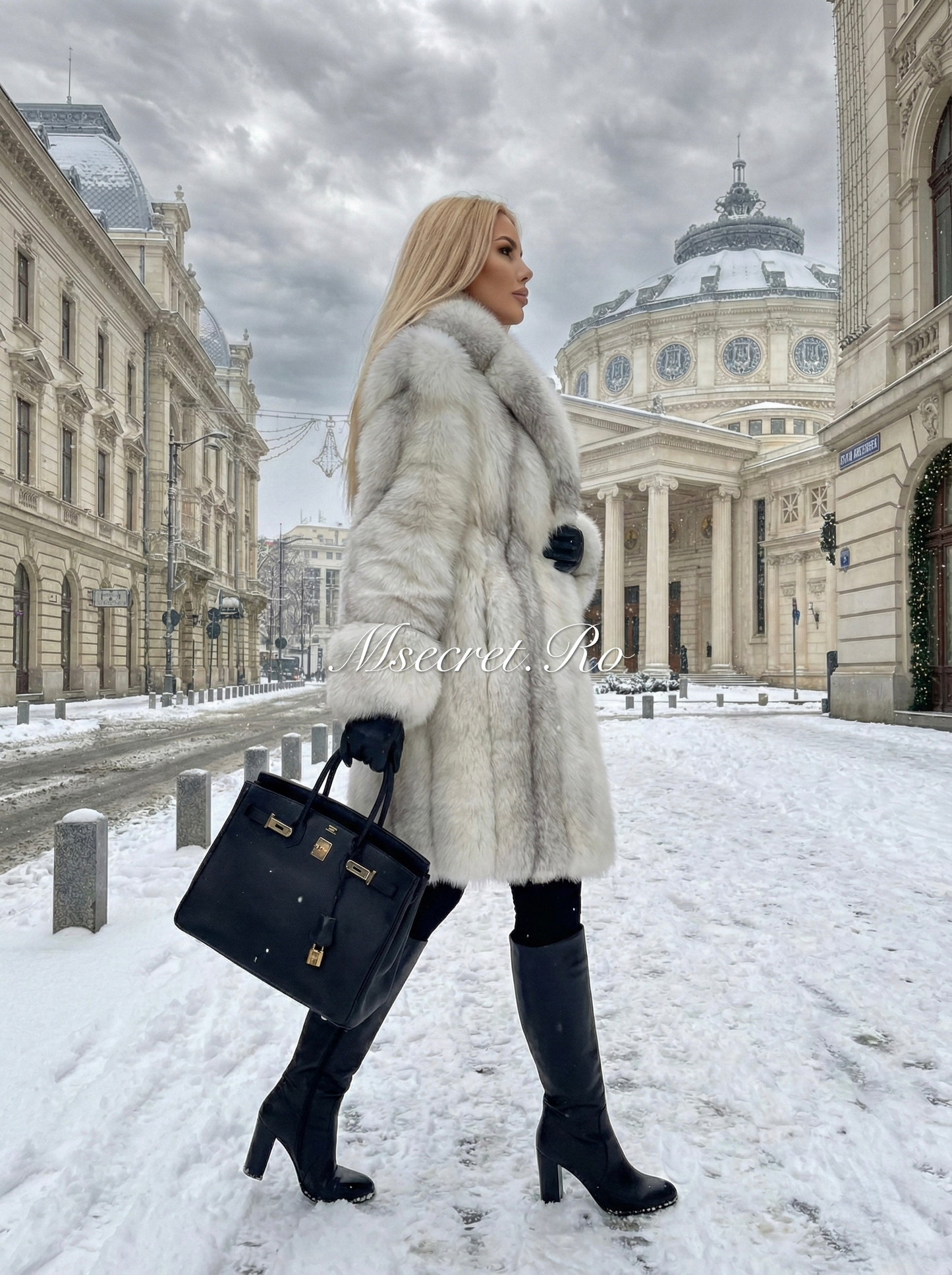 Haina din blana naturala de vulpe alba