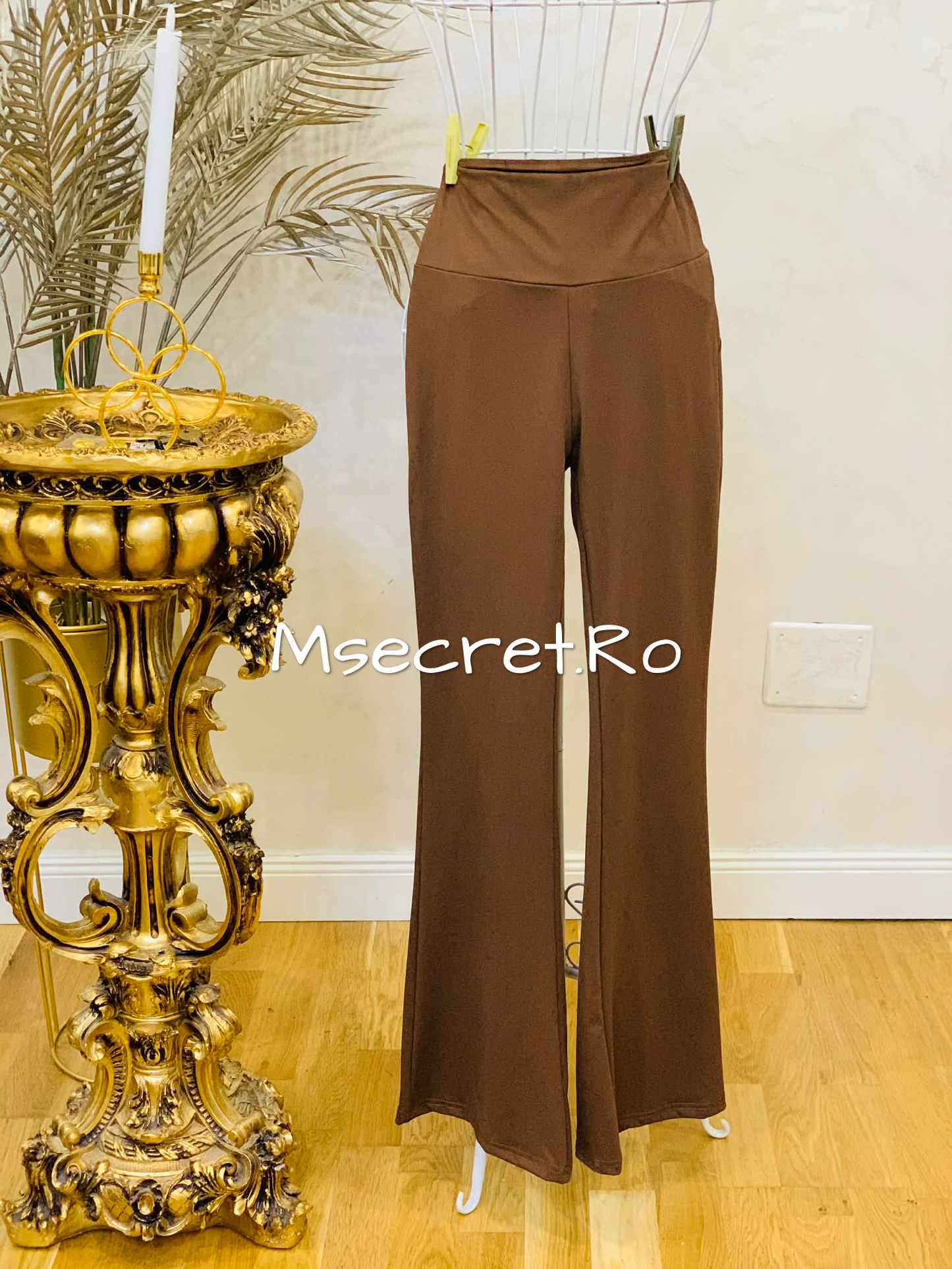 Brown three-piece tracksuit