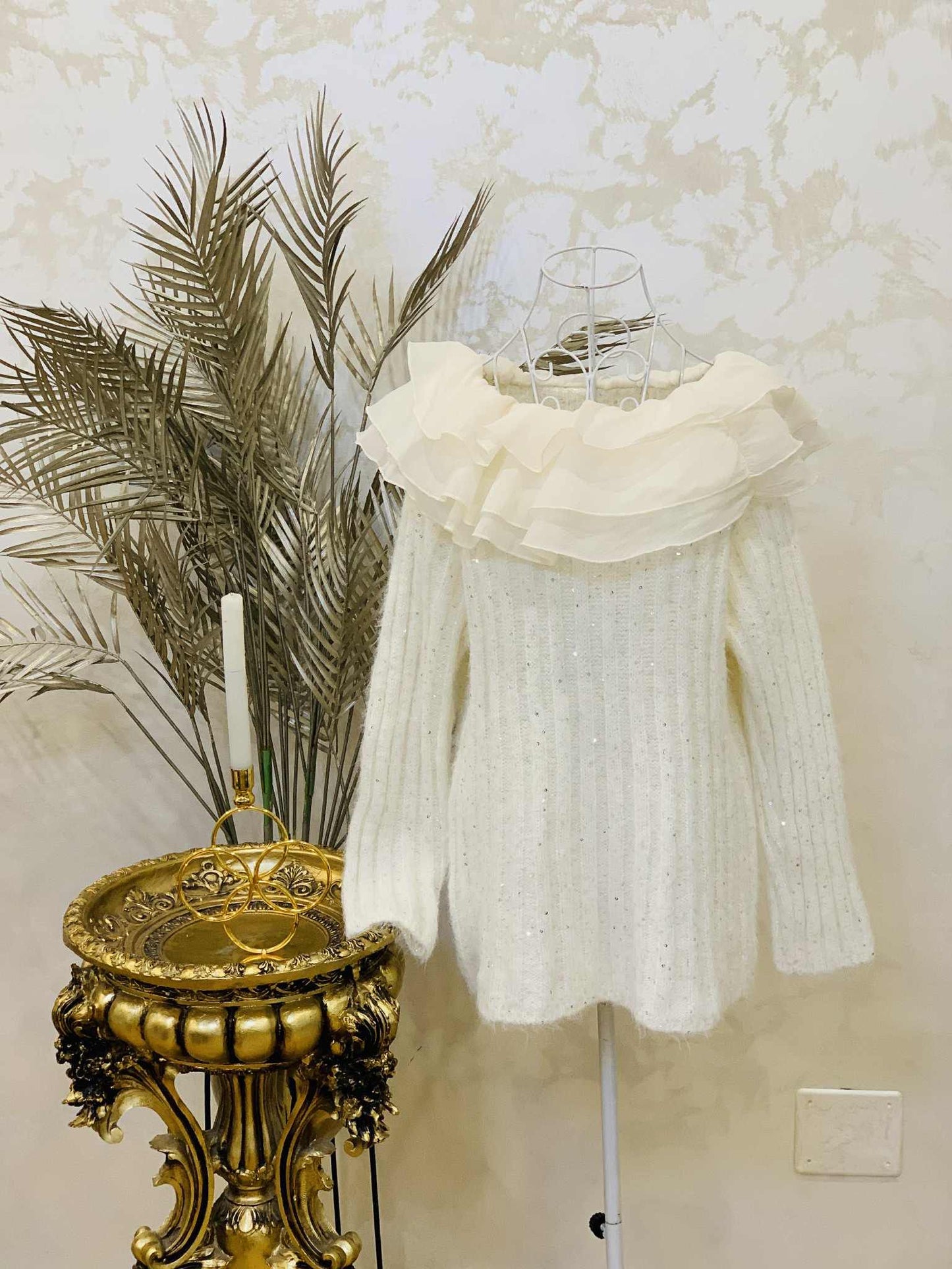 Pulover ivory cu volane