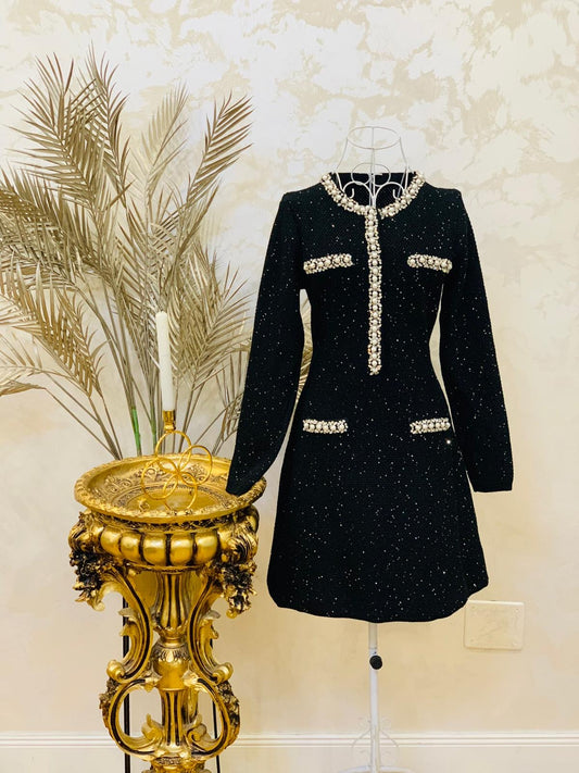 Rochie neagra din tweed cu perle si cristale