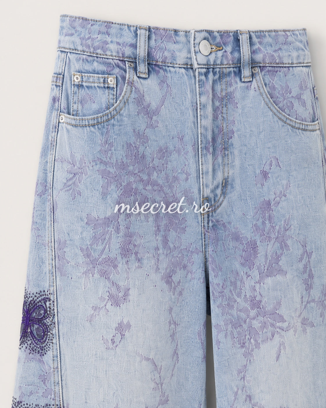 Blugi wide leg cu imprimeu floral mov si aplicatii fluturi