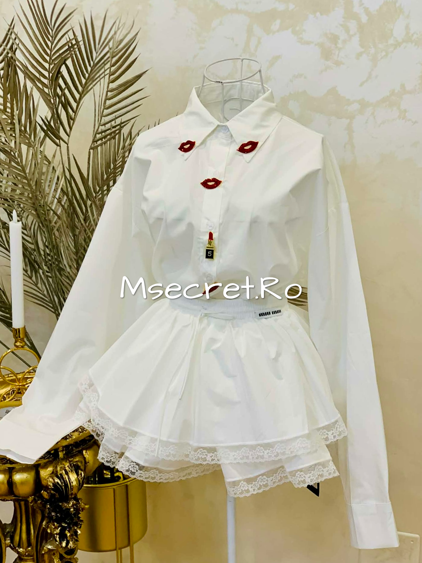 Camasa alba din bumbac cu detalii rosii