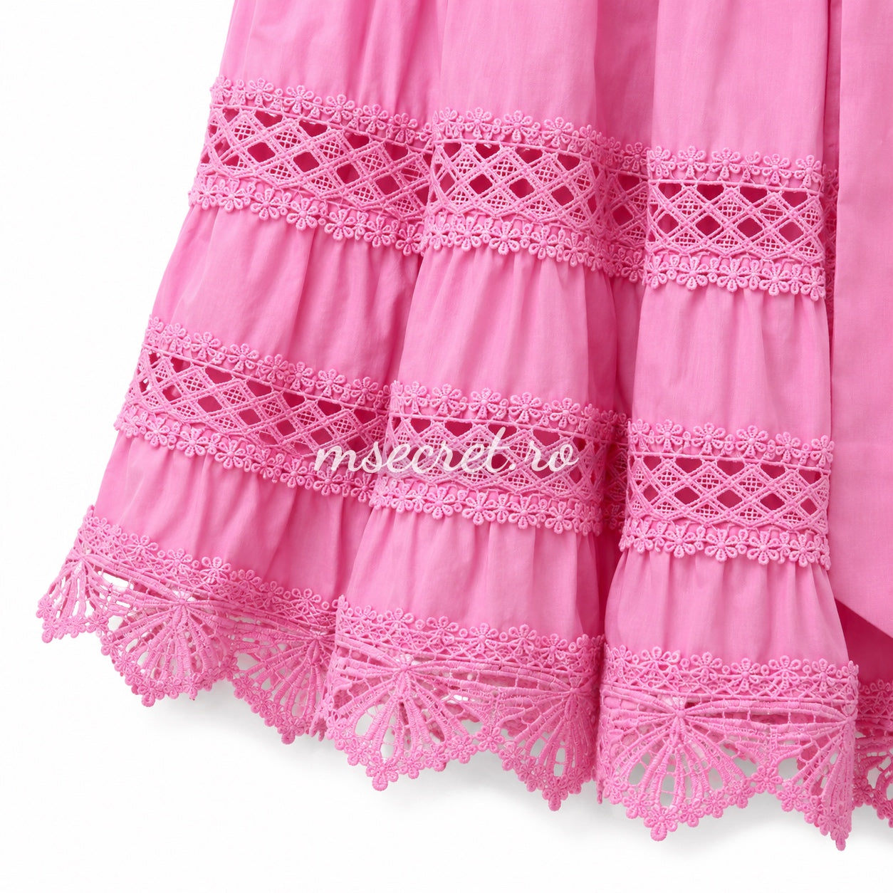 Rochie camasa roz cu cordon in talie si insertii din dantela