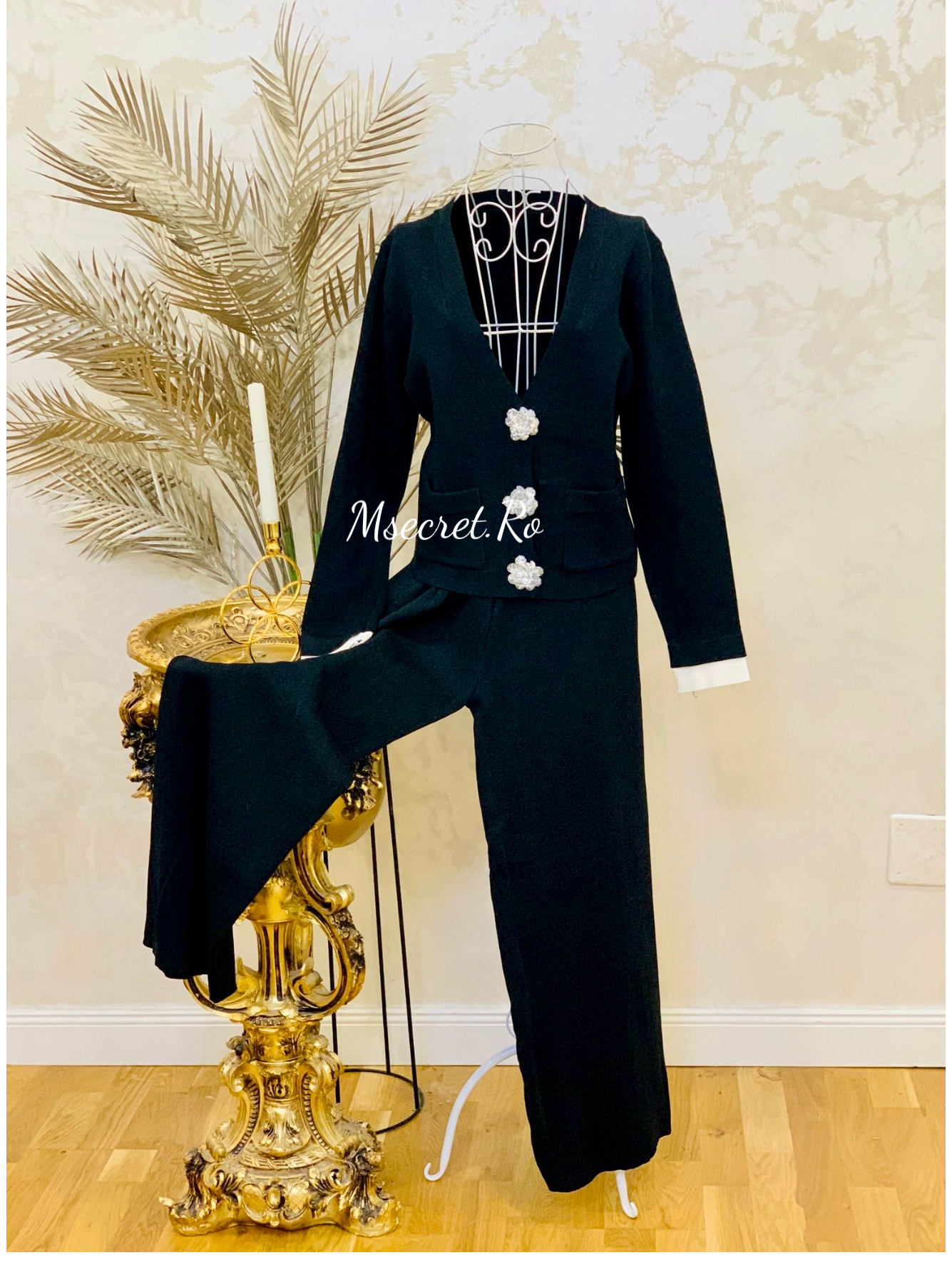 Compleu negru cu pulover si pantaloni lungi din tricot