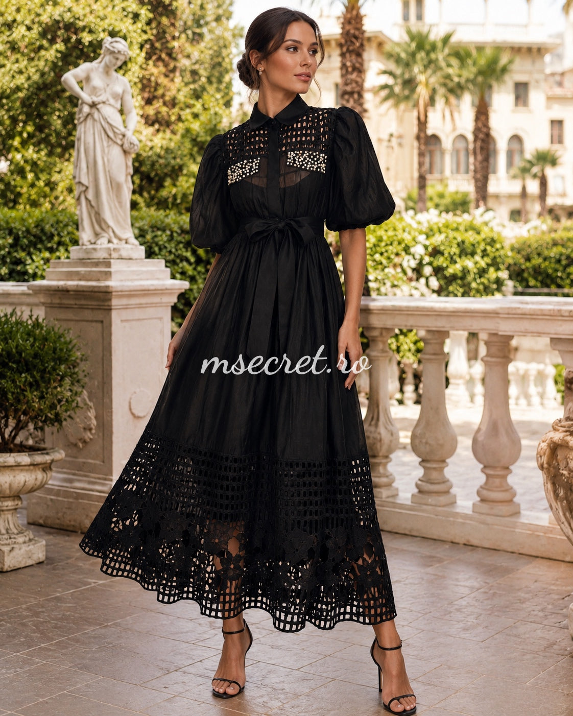 Rochie neagra cu broderie perforata si aplicatii stralucitoare