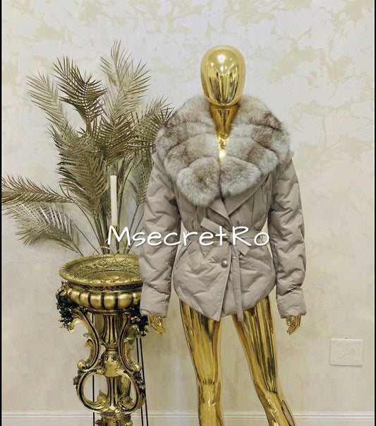 Geaca scurta bej imperbeabila cu blana naturala