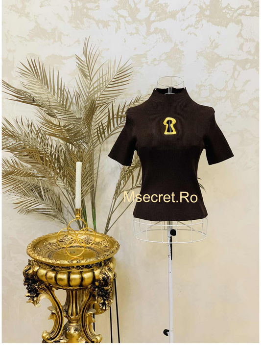 Bluza elastica cu detaliu auriu