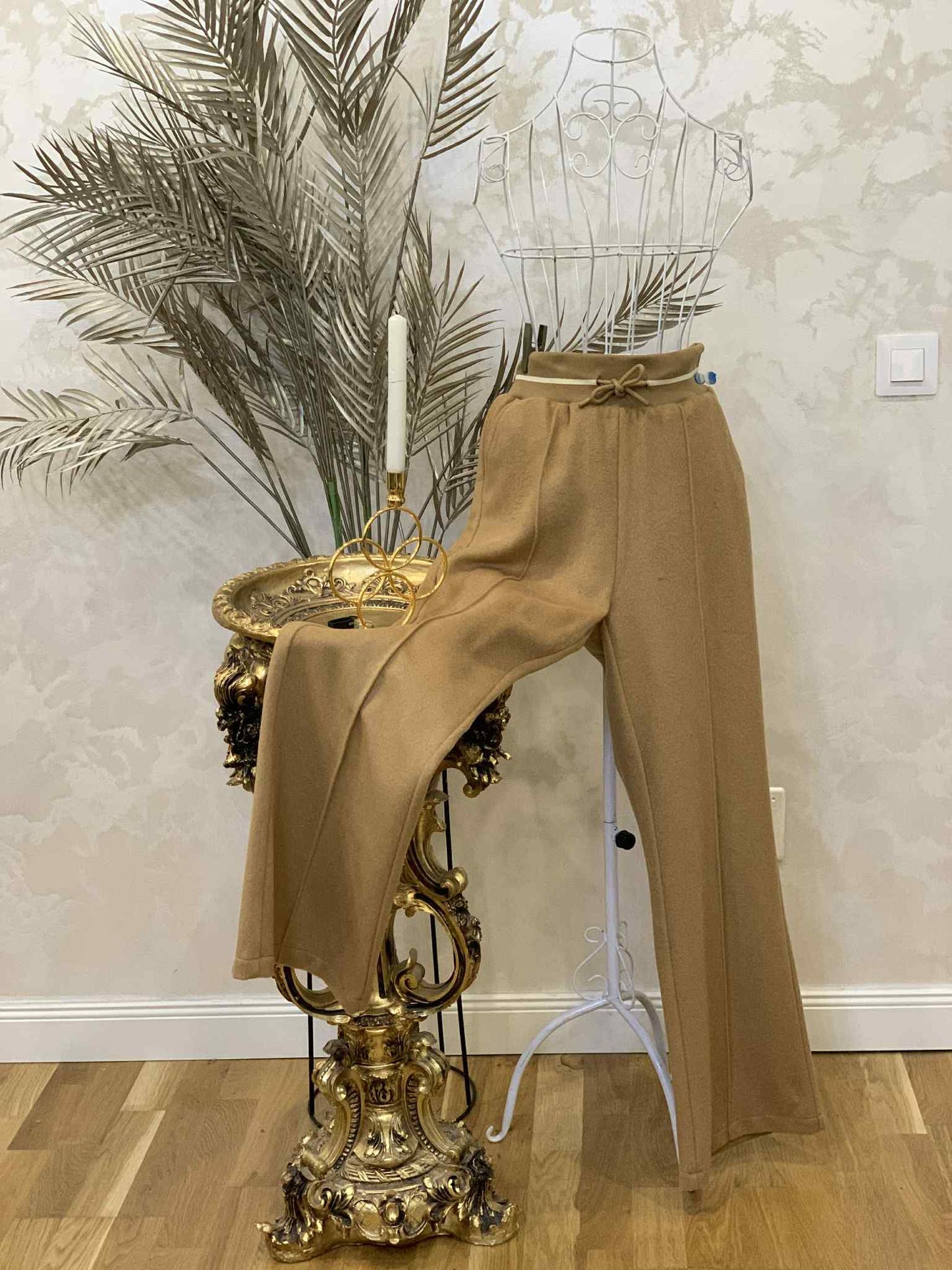 Compleu din lana cu bluza si pantaloni lungi