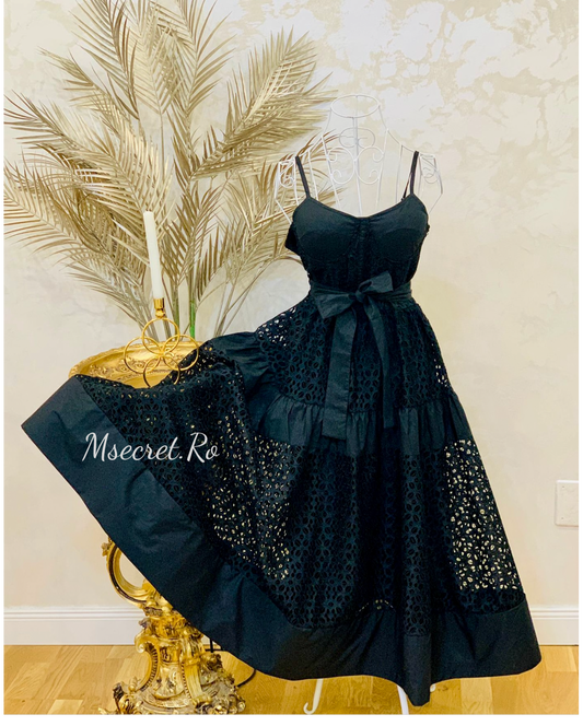 Rochie midi neagra din dantela