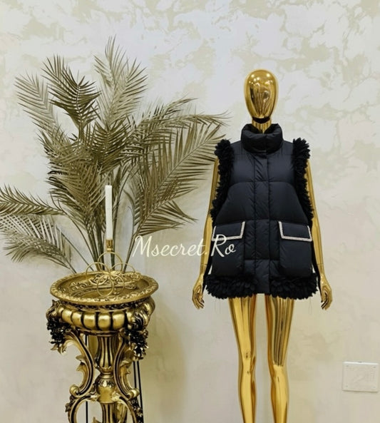 Vesta neagra cu pietre