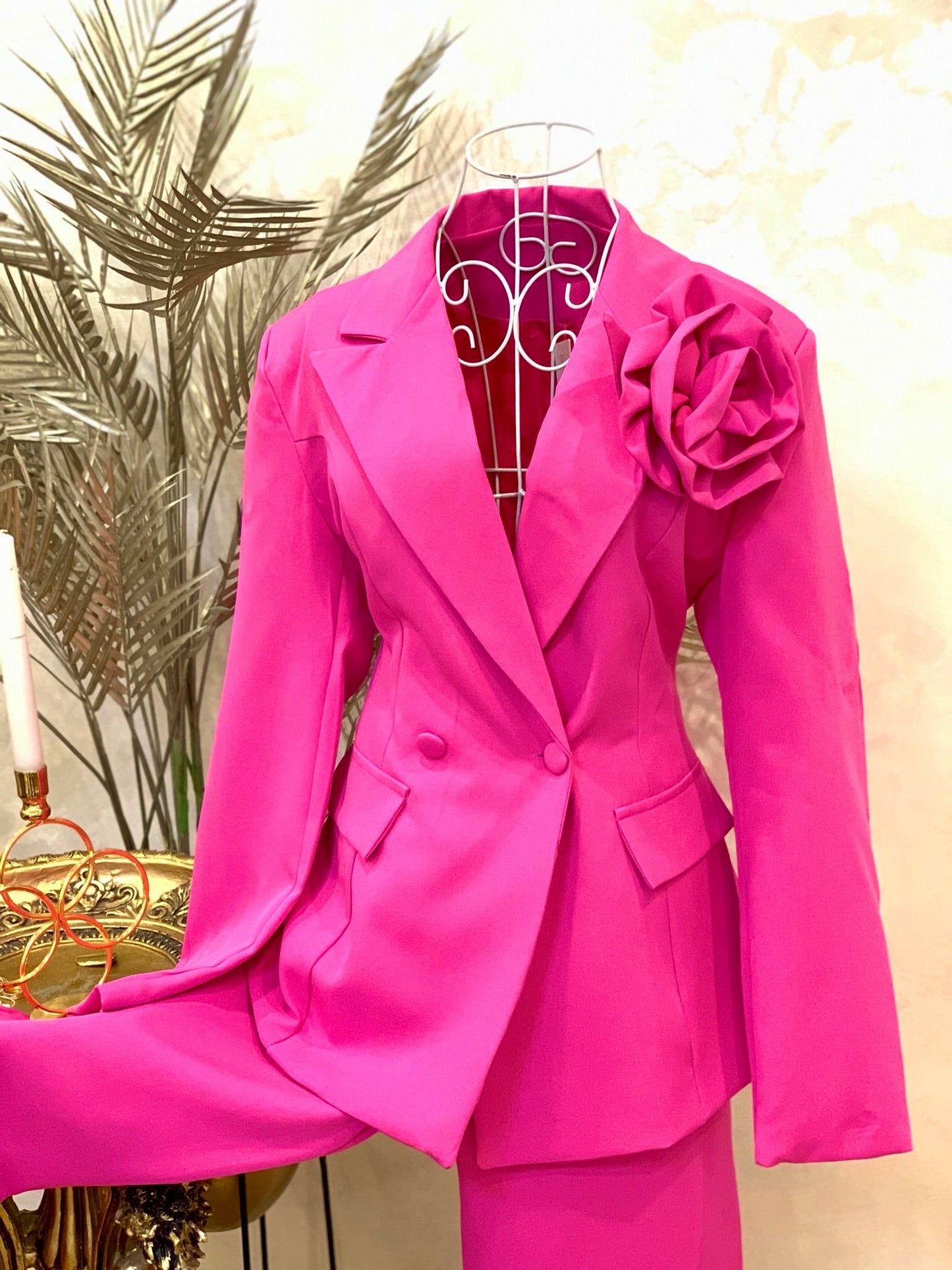 Costum format din sacou si pantaloni evazati