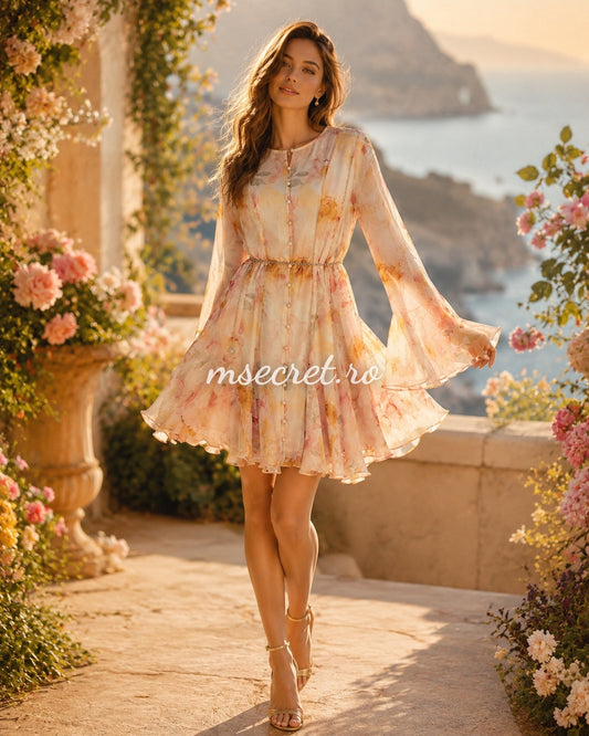 Rochie vaporoasa cu imprimeu floral pastel si lant decorativ auriu