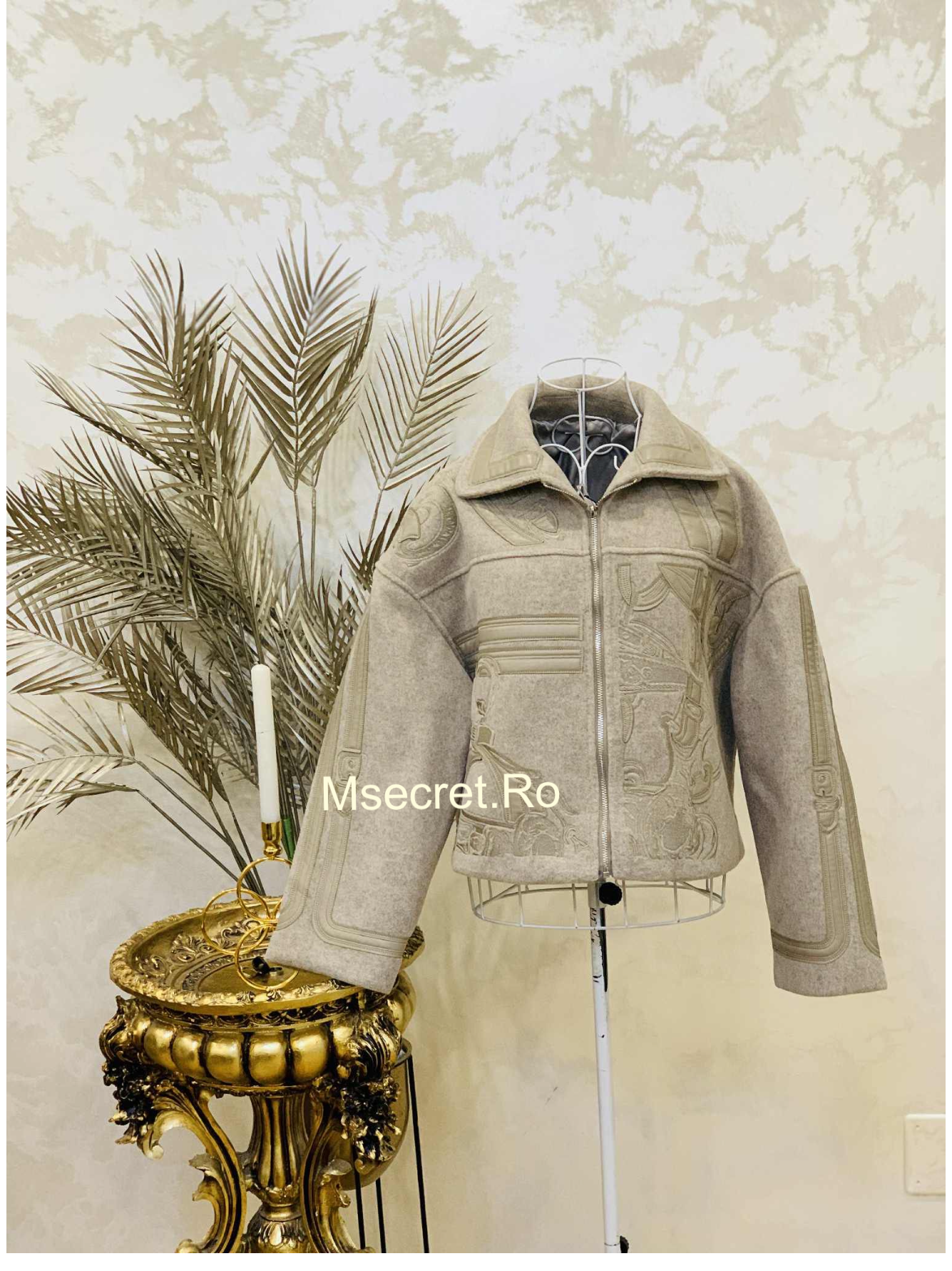 Haina din casmir cu aplicatii din piele