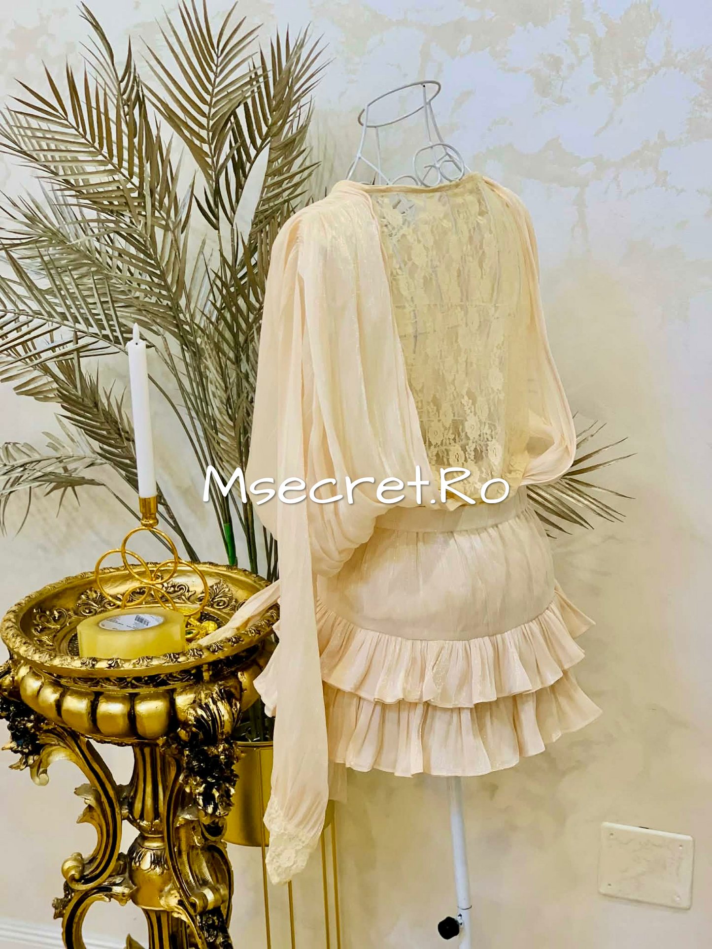 Rochie bej cu dantela