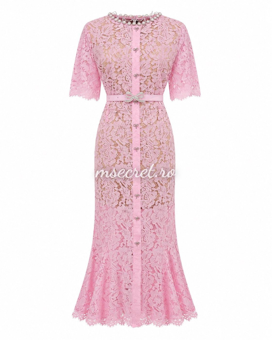 Pink lace dress with pearlescent details
