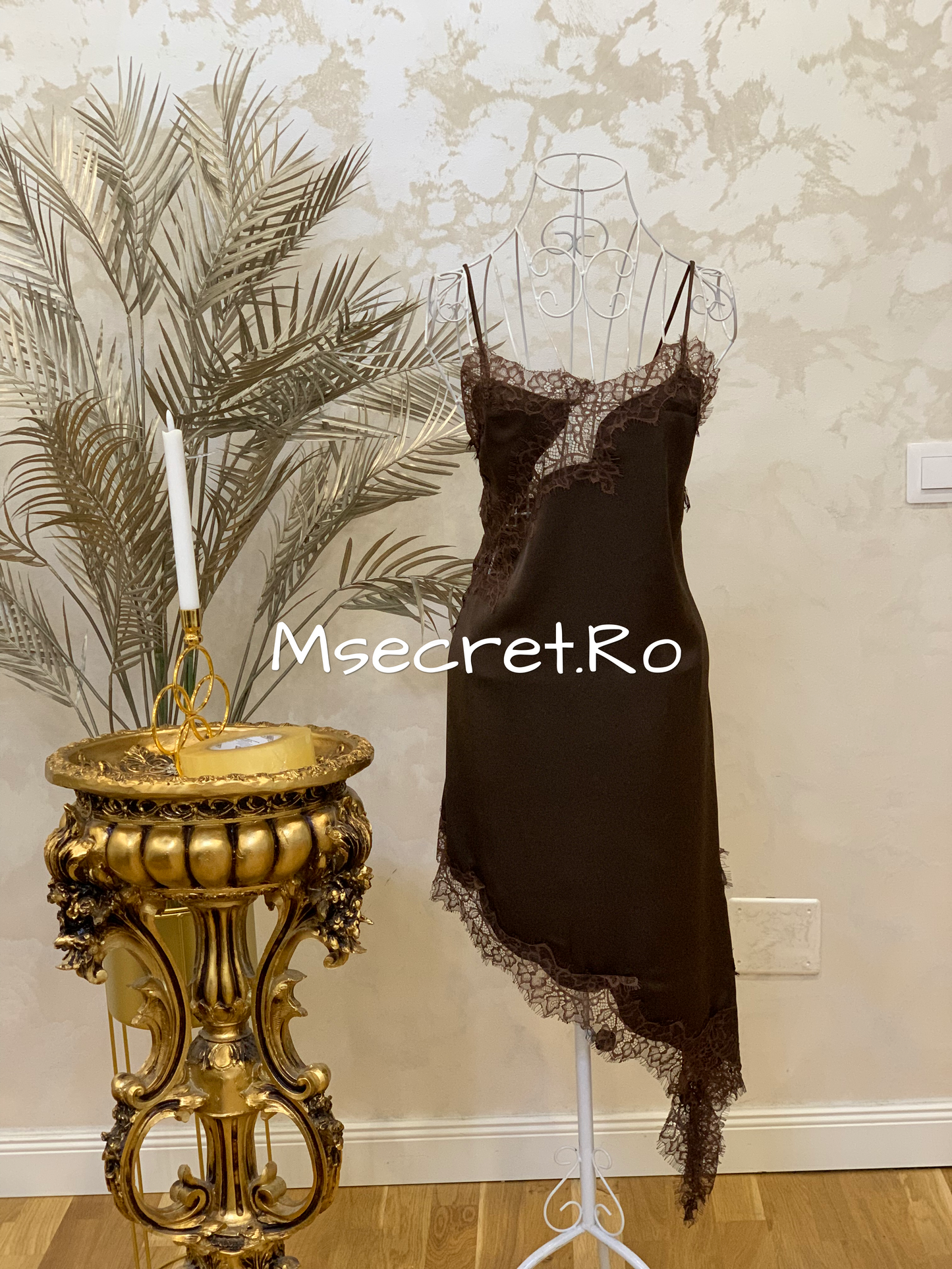 Brown midi dress with lace