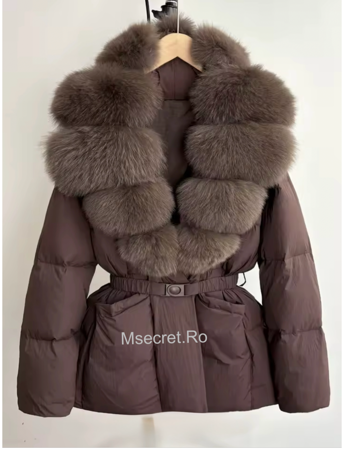 Geaca impermeabilă anti-vânt cu blana naturala