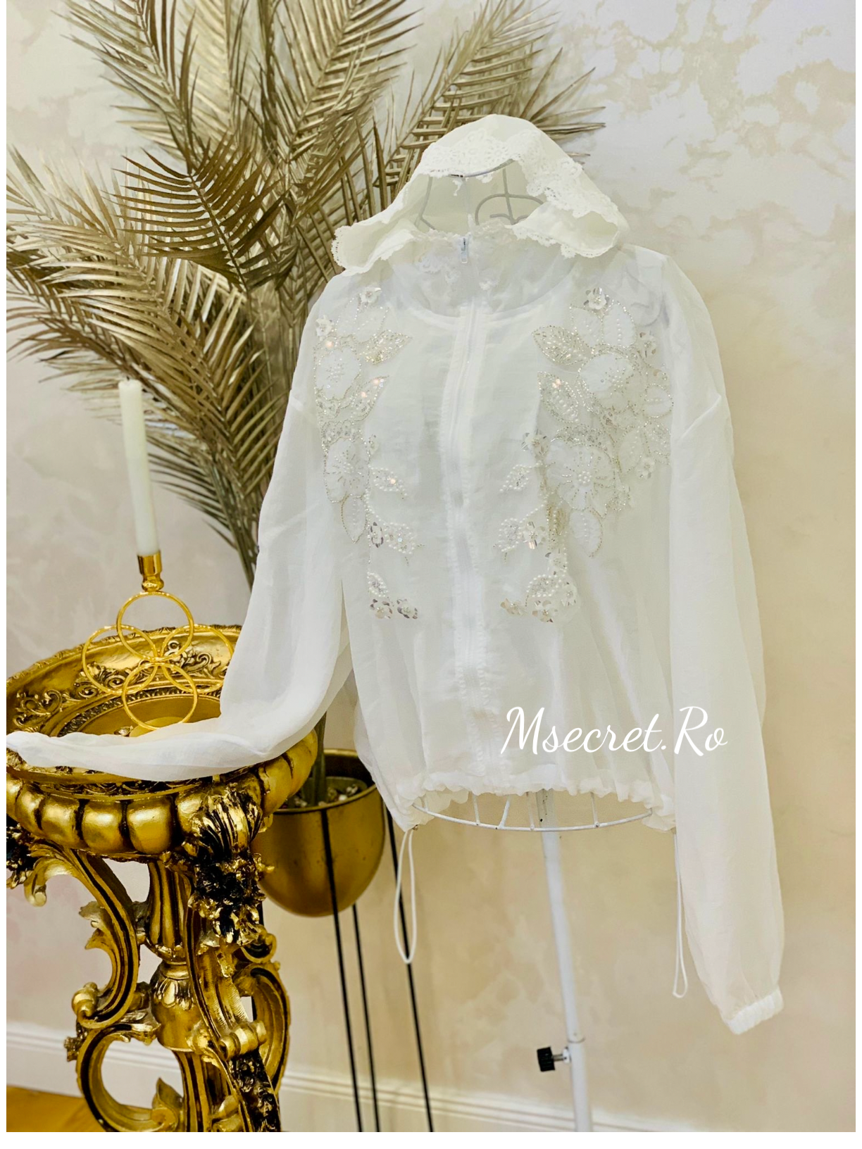 Jacheta alba cu gluga