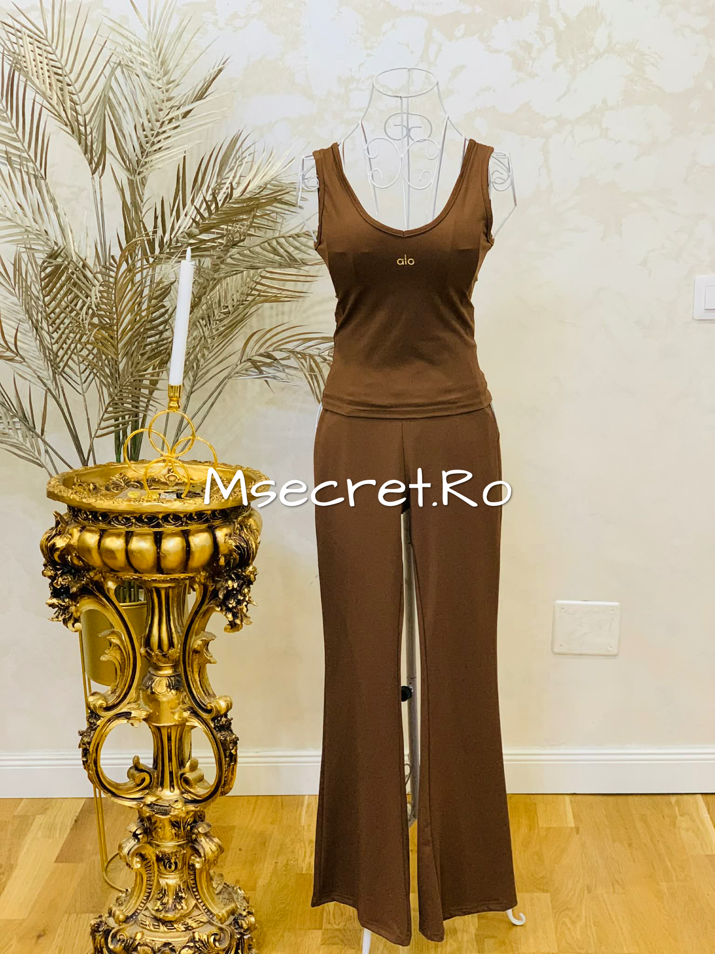 Brown three-piece tracksuit